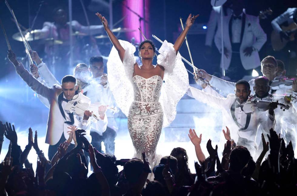 Toni Braxton performs "Unbreak My Heart" at the American Music Awards on Sunday, Nov. ...