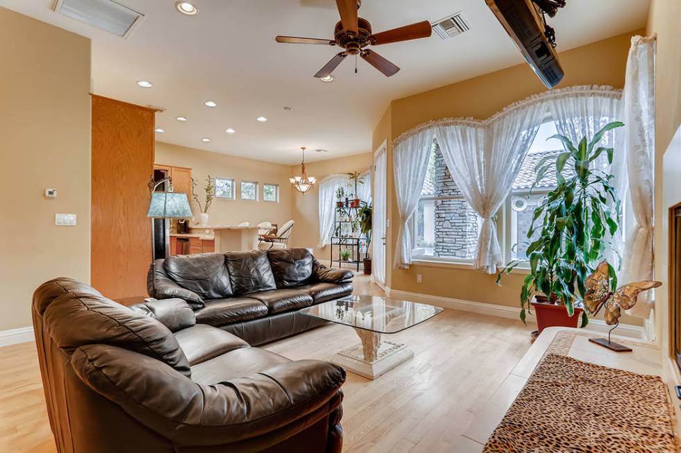 The guesthouse living room. (Berkshire Hathaway HomeServices)