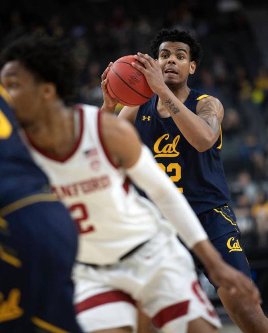 University of California, Berkely's forward Andre Kelly (22) looks to pass the ball during the ...