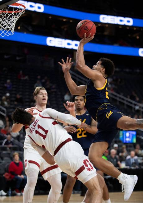 University of California, Berkely's guard Matt Bradley (20) shoots a point against Stanford at ...