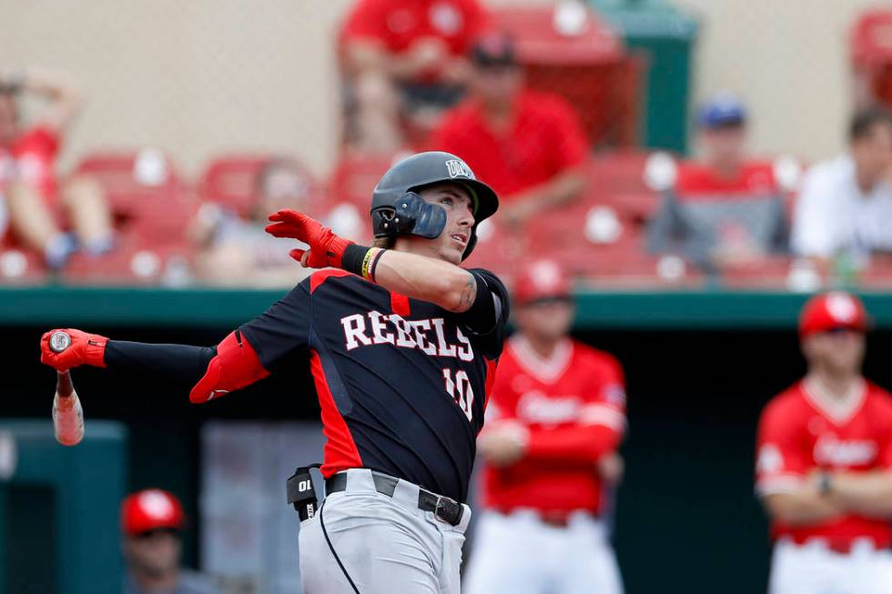 UNLV's Bryson Stott (10) bats during an UNLV at University of Houston NCAA college baseball gam ...