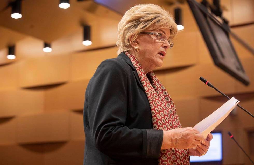 Las Vegas Mayor Carolyn Goodman delivers a public statement during a public meeting at the Las ...