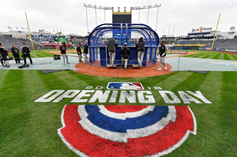 The Chicago White Sox take batting practice during a baseball workout, Wednesday, March 28, 201 ...