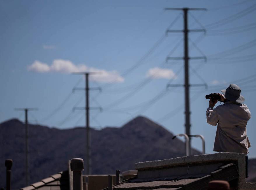 Residents in the north west watch six F-16 Fighting Falcons with the U.S. Air Force Air Demonst ...