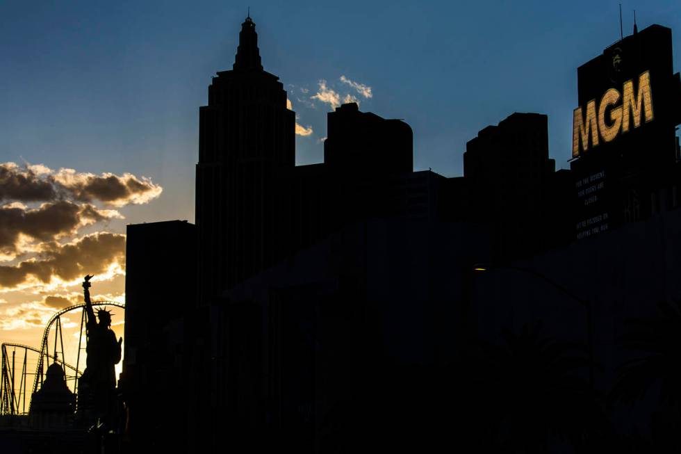 The Strip at dusk on Thursday, April 16, 2020, in Las Vegas. (Benjamin Hager/Las Vegas Review-J ...