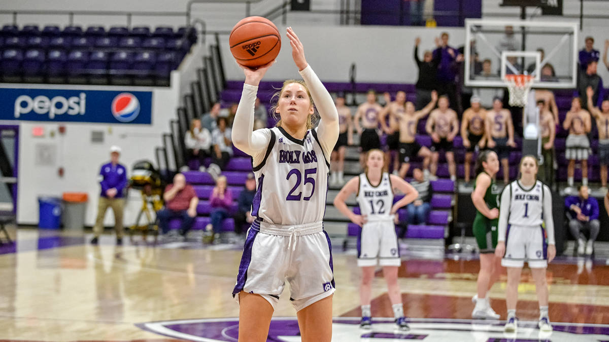 Holy Cross forward Lauren Manis. Courtesy of Holy Cross athletics.