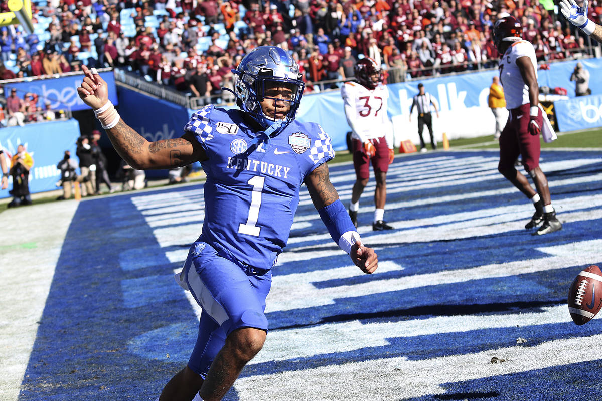 CHARLOTTE, NC - DECEMBER 31: Lynn Bowden Jr. (1) of Kentucky during the Belk Bowl college footb ...