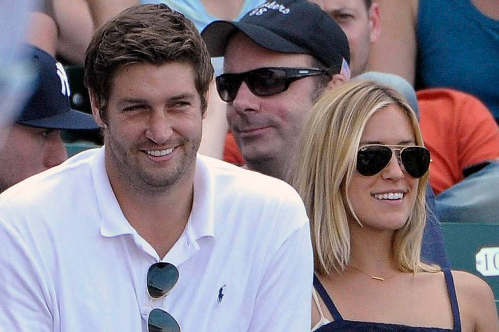 Chicago Bears quarterback Jay Cutler and his wife, Kristin Cavallari, watch the Chicago Cubs pl ...