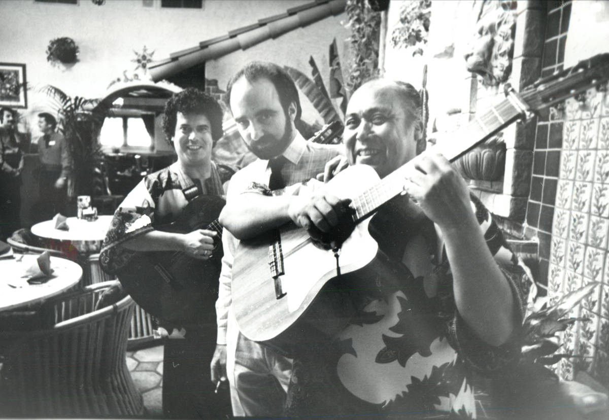 Ricardo's owner Bob Ansara, center, pictured in 1985. (Las Vegas Review-Journal file)