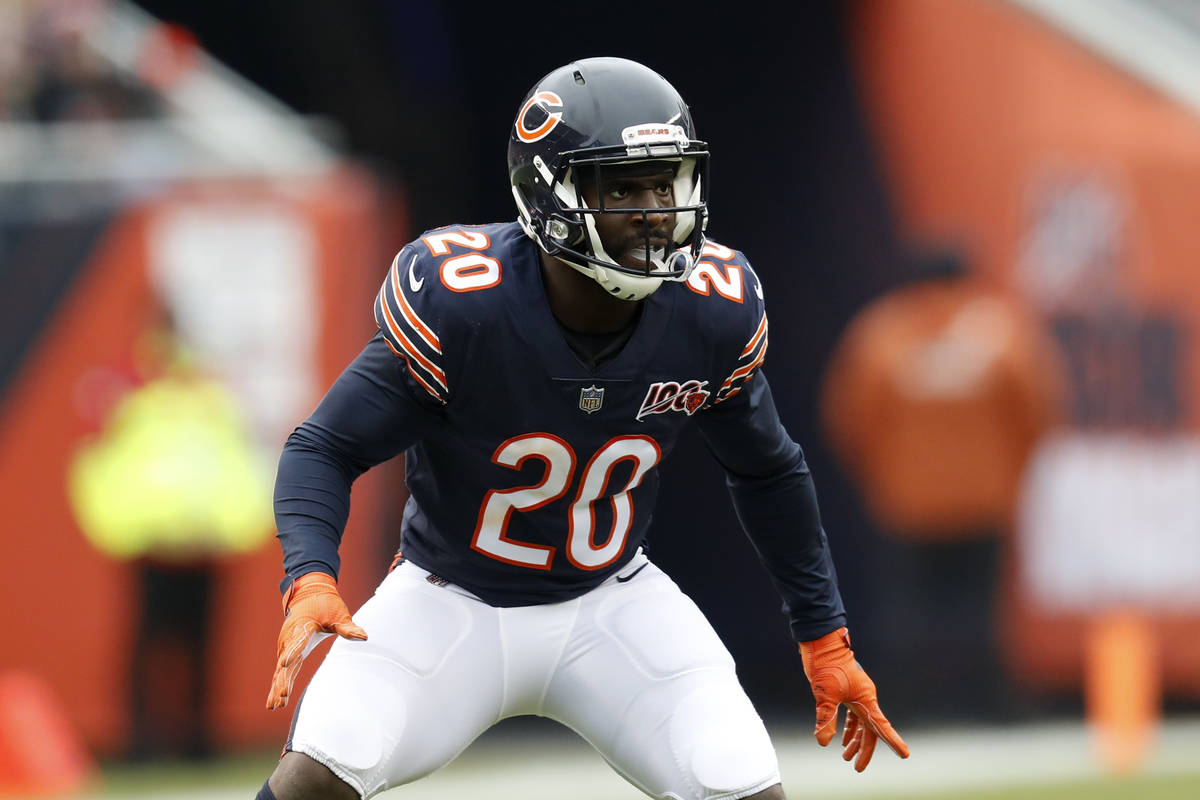 Chicago Bears cornerback Prince Amukamara plays against the Detroit Lions during the first half ...