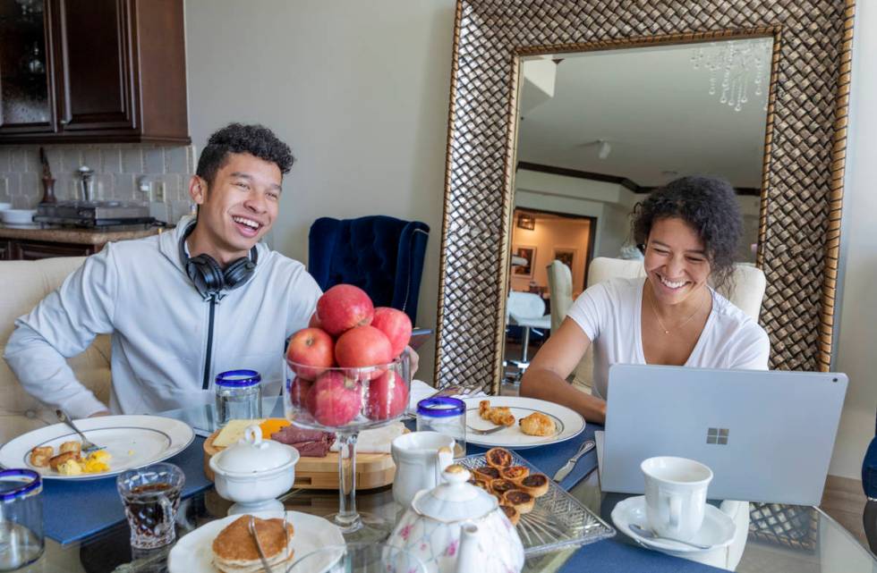 Siblings Lucas Williams, 21, and Amber, 25, eat brunch and work from their fatherÕ, Michae ...