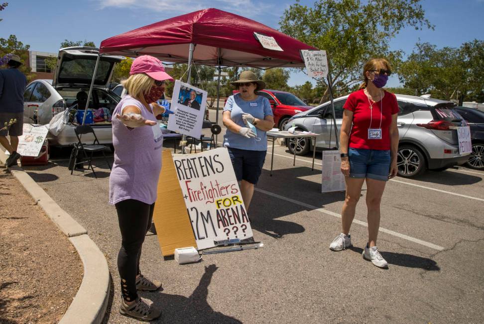 Henderson Coalition for Responsible Government volunteers Rebecca Perlmutter, left, Laura Sanch ...