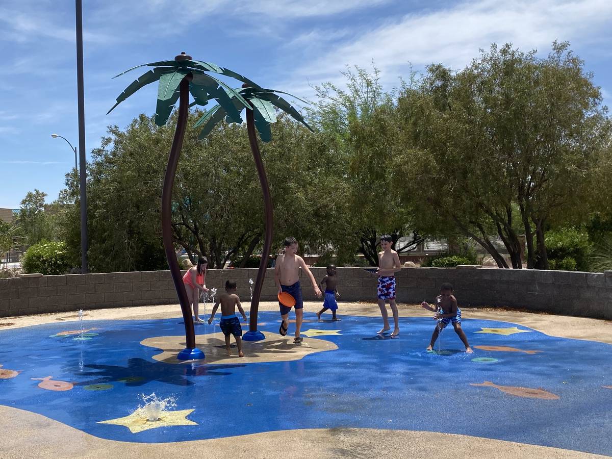 Children playing in the splash pad at Tropical Breeze Park in North Las Vegas (Amanda Bradford/ ...