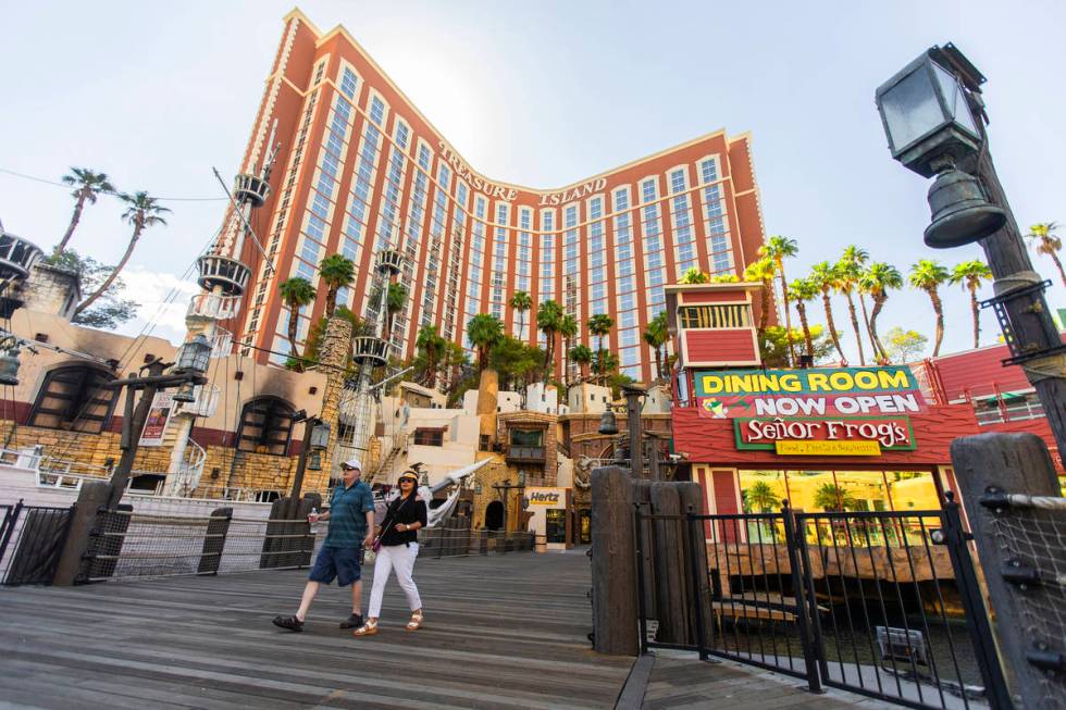 Guests exit TI onto the Strip on Thursday, June 4, 2020, in Las Vegas. (Benjamin Hager/Las Vega ...