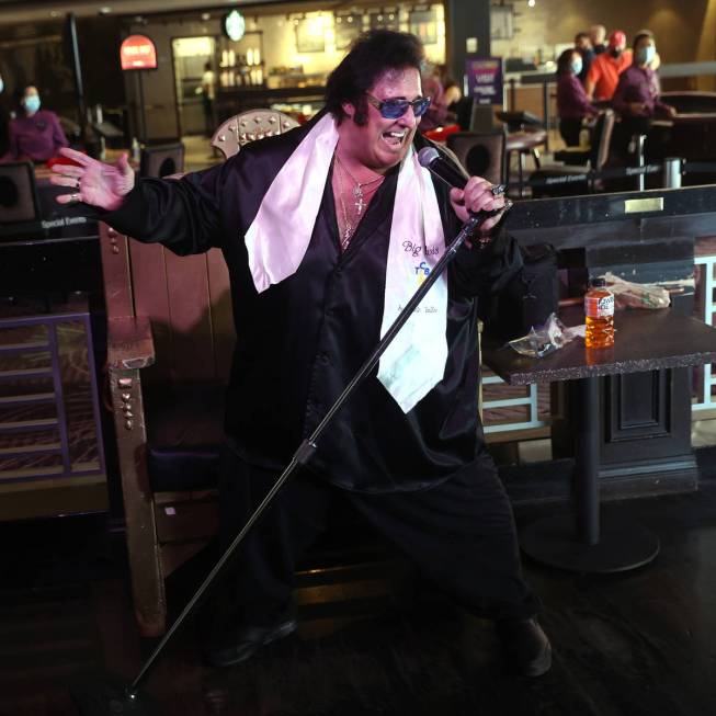 Pete "Big Elvis" Vallee performs at the Piano Bar at Harrah's Las Vegas in his first ...