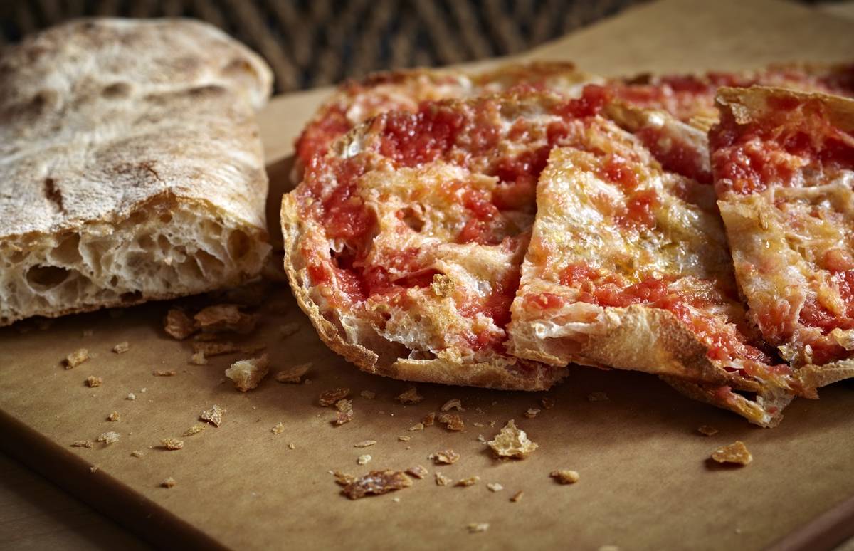 Pan de cristal con tomate at Jaleo. (Jaleo)