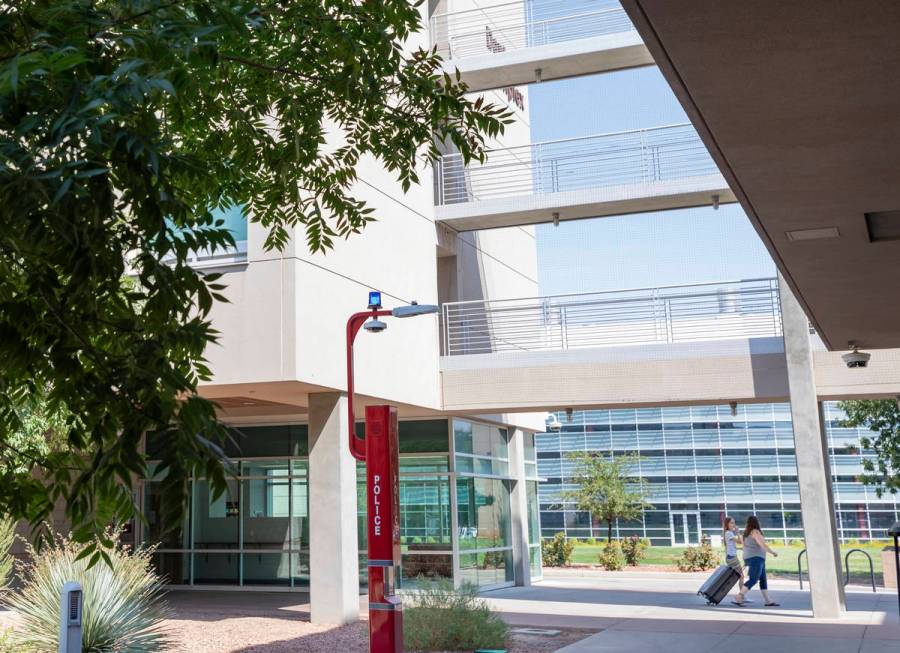 UNLV freshman move into Dayton Hall at UNLV in Las Vegas on Monday, Aug. 17, 2020. (Elizabeth B ...