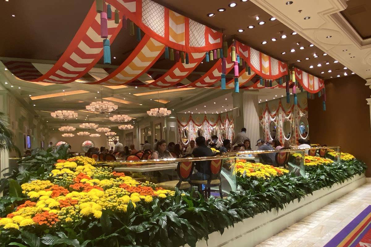 A glimpse into dinner service at The Buffet at Wynn on June 23, 2020. The Buffet at Wynn will c ...