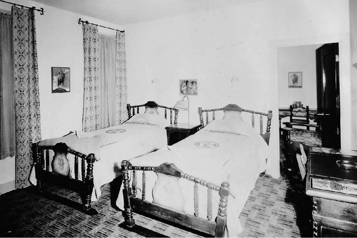 A Hotel Apache hotel room in 1932. (Courtesy, Robert Stoldal Collection.)