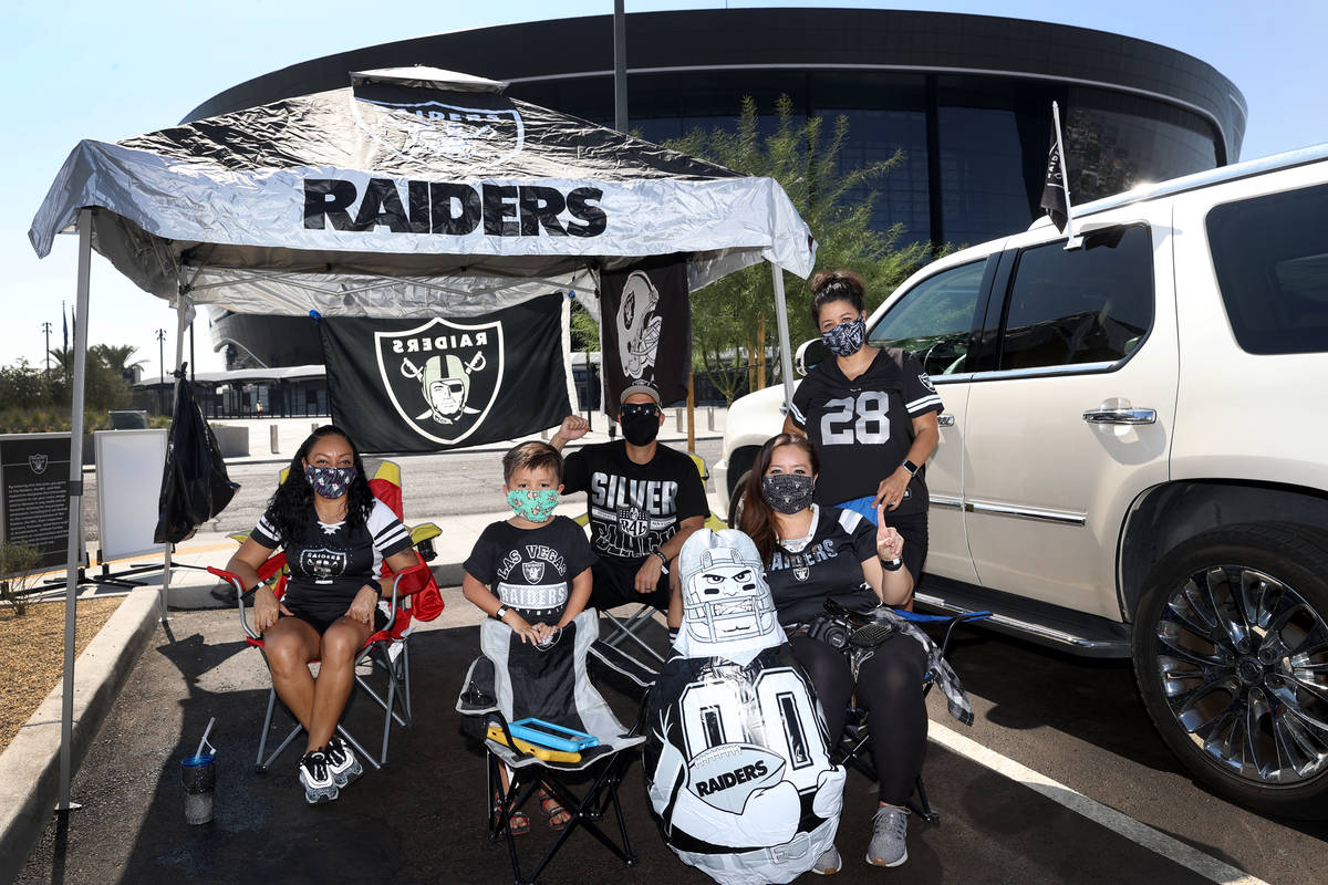 Mariela McMary, from left, with Liam Trimble, 5, his uncle Gene Valencia, mother Tanya Trimble, ...