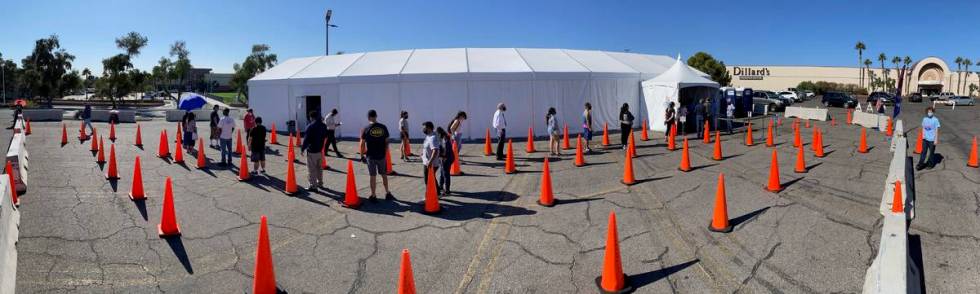 People line up to vote at Meadows Mall in Las Vegas, Tuesday, Nov. 3, 2020. (L.E. Baskow/Las Ve ...