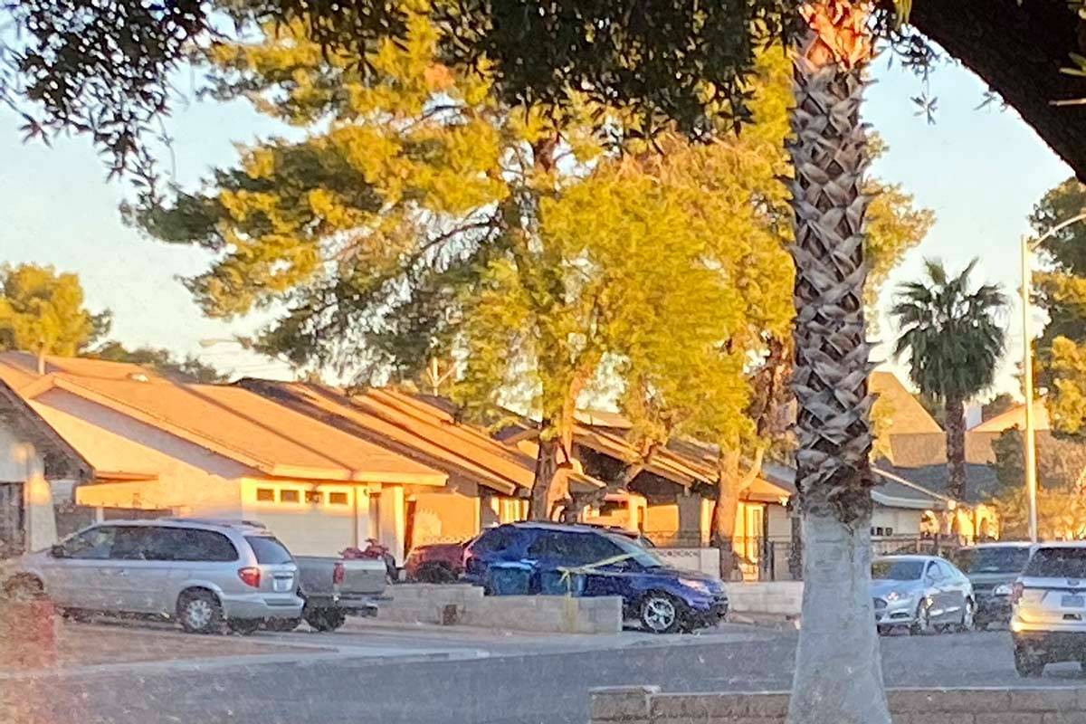 Las Vegas police investigate a suspected murder-suicide in the east valley, Wednesday, Oct. 28, ...