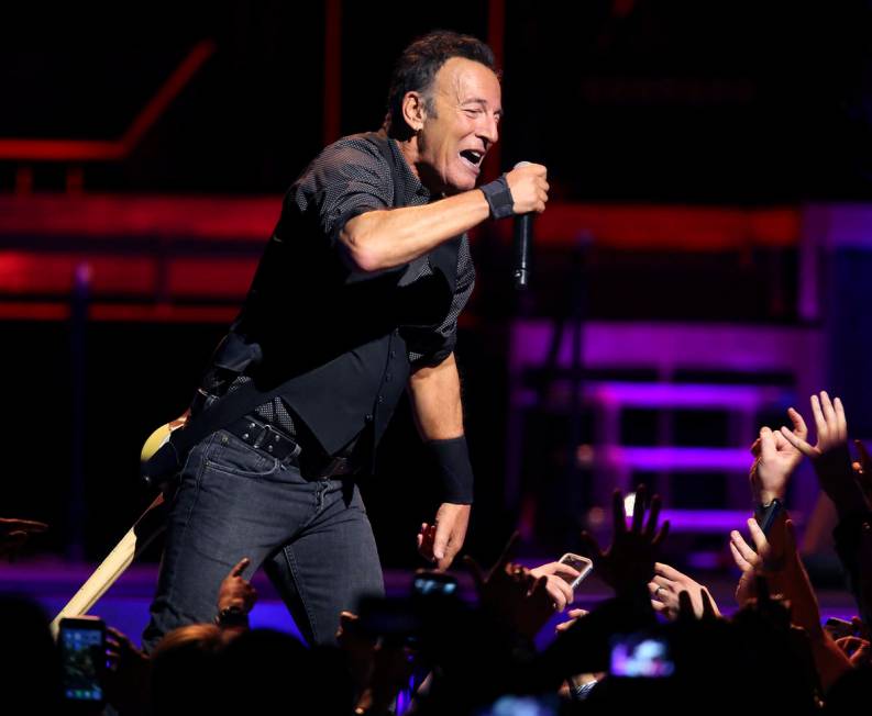 Bruce Springsteen and the E Street Band. (Nuccio DiNuzzo/Chicago Tribune/TNS)