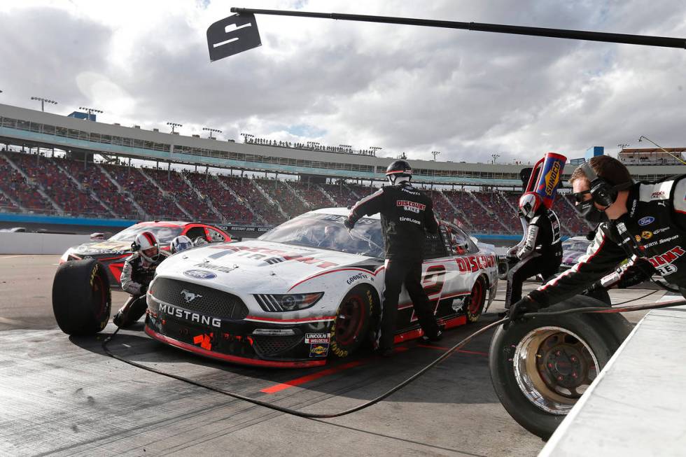 Brad Keselowski (2) makes a pit stop for tires and fuel on lap 196 during a NASCAR Cup Series a ...