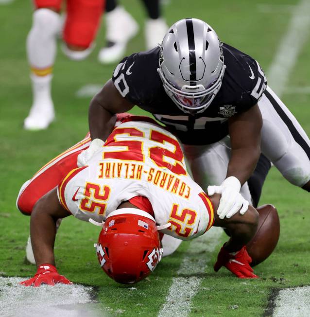 Kansas City Chiefs running back Clyde Edwards-Helaire (25) can't hang on to a pass as Las Vegas ...