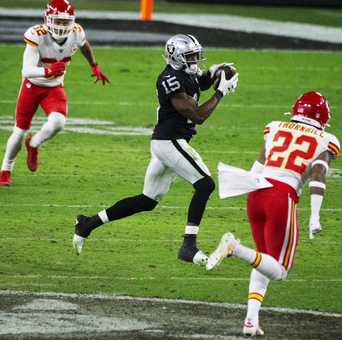 Las Vegas Raiders wide receiver Nelson Agholor (15) makes a catches as Kansas City Chiefs stron ...