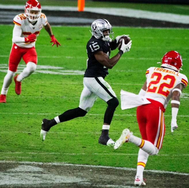 Las Vegas Raiders wide receiver Nelson Agholor (15) makes a catches as Kansas City Chiefs stron ...