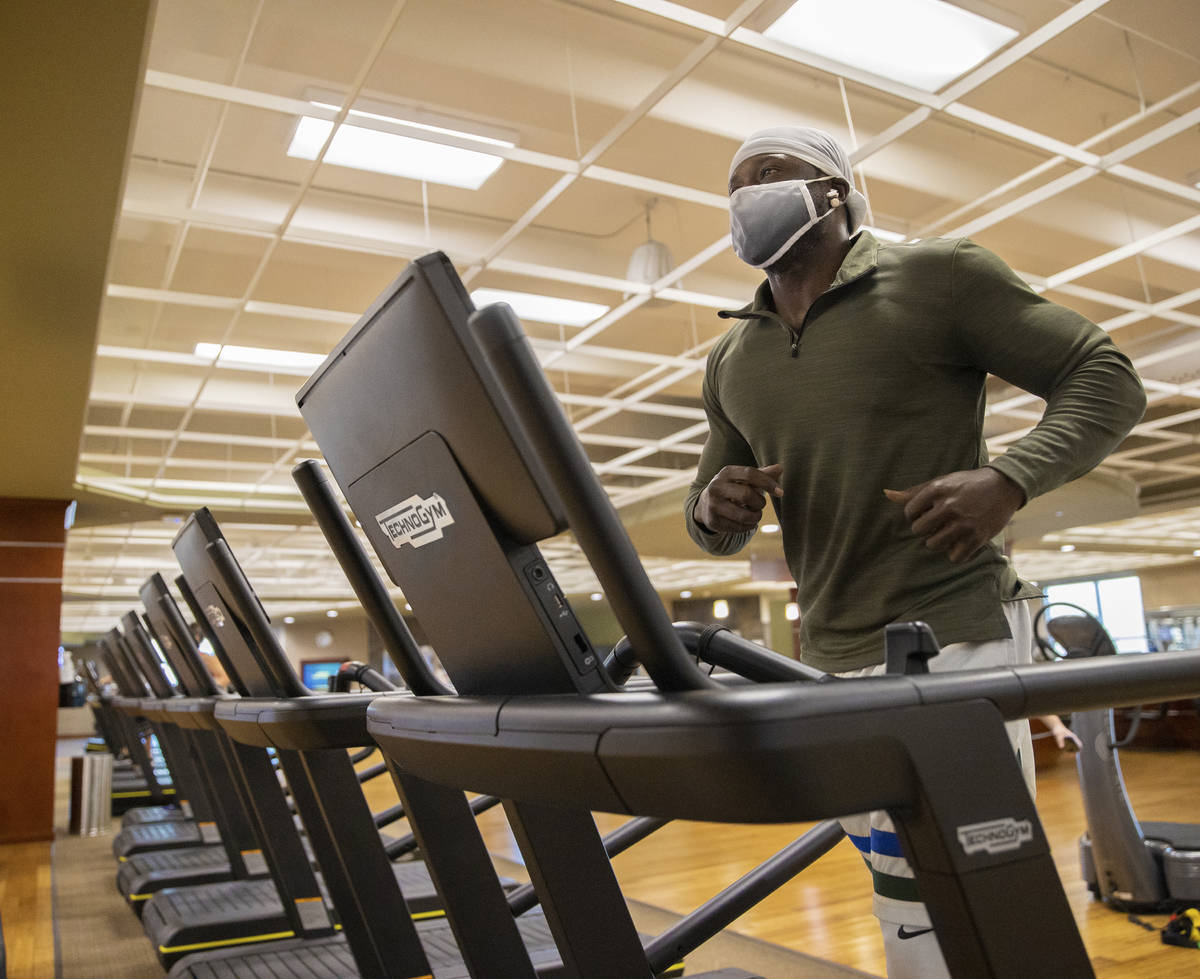 Curtis Meeks runs on the treadmill at Life Time Athletic on Monday, Nov. 23, 2020, in Las Vegas ...