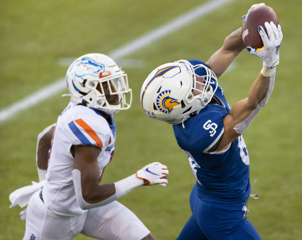 San Jose State Spartans wide receiver Bailey Gaither (84) makes a diving catch past Boise State ...