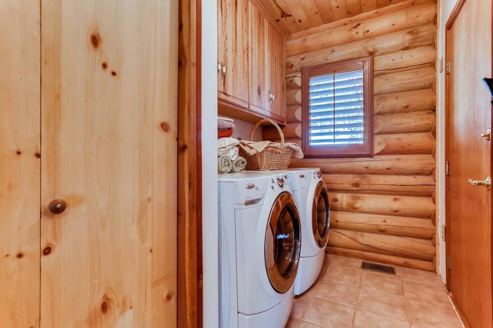 The laundry. (Mt. Charleston Realty)