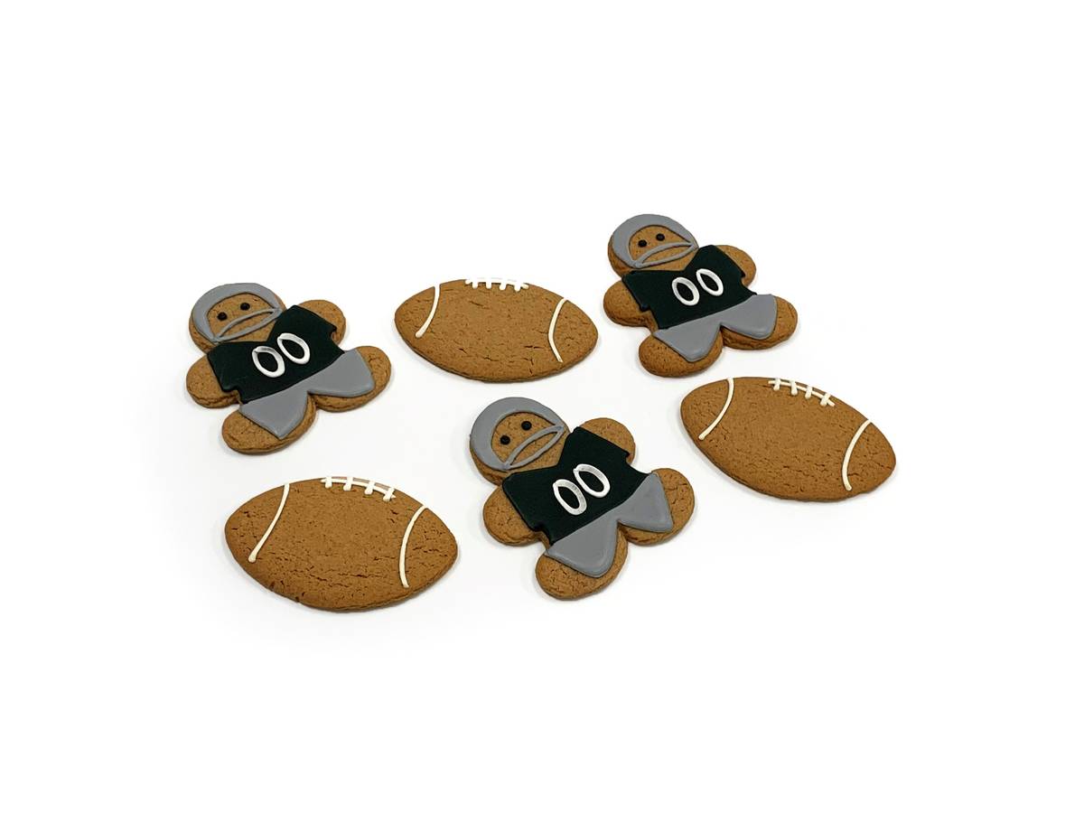 Gingerbrad players and footballs from Freed's Bakery (Freed's Bakery)