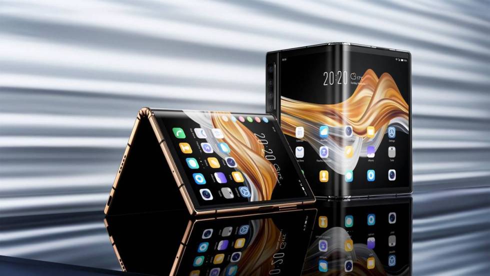 Royole Corp.'s FlexPai 2, a foldable smartphone. (Courtesy, Royole)