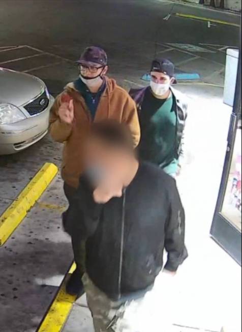 Police detectives in Laughlin need help identifying two men suspected of a strong-arm robbery. ...