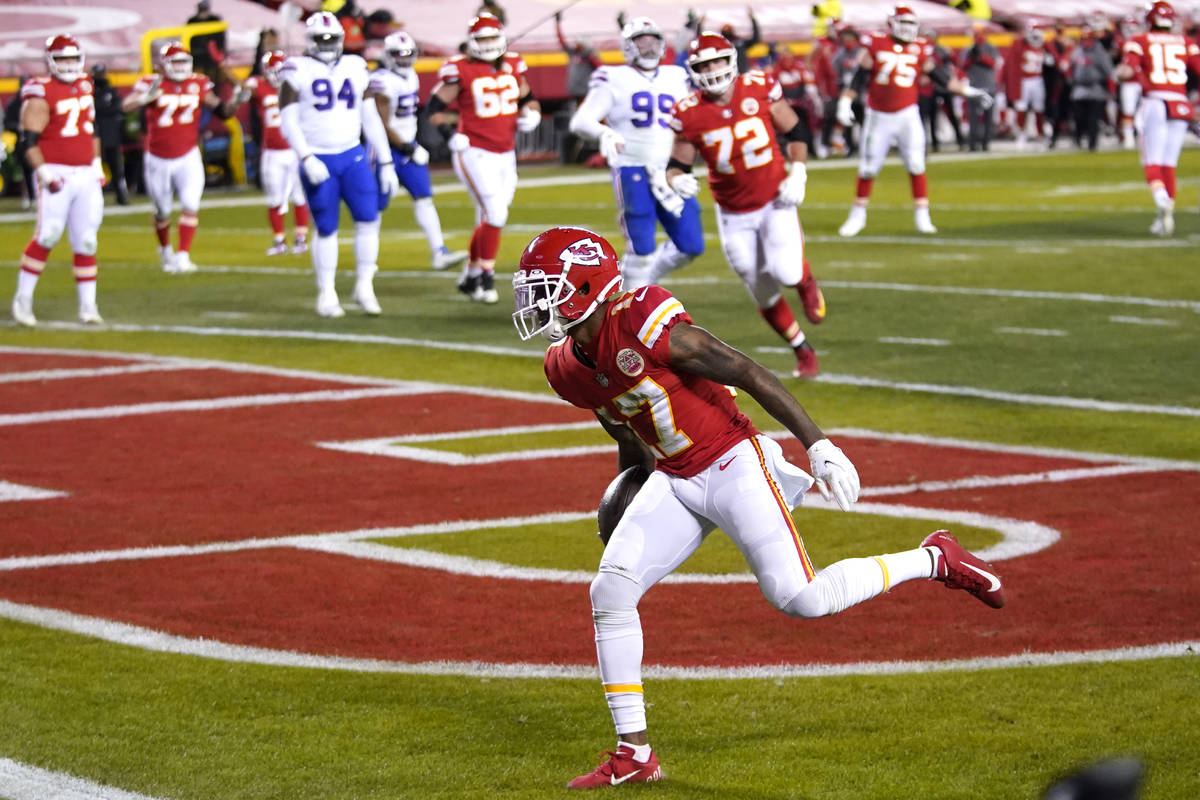 Kansas City Chiefs wide receiver Mecole Hardman catches a 3-yard touchdown pass during the firs ...