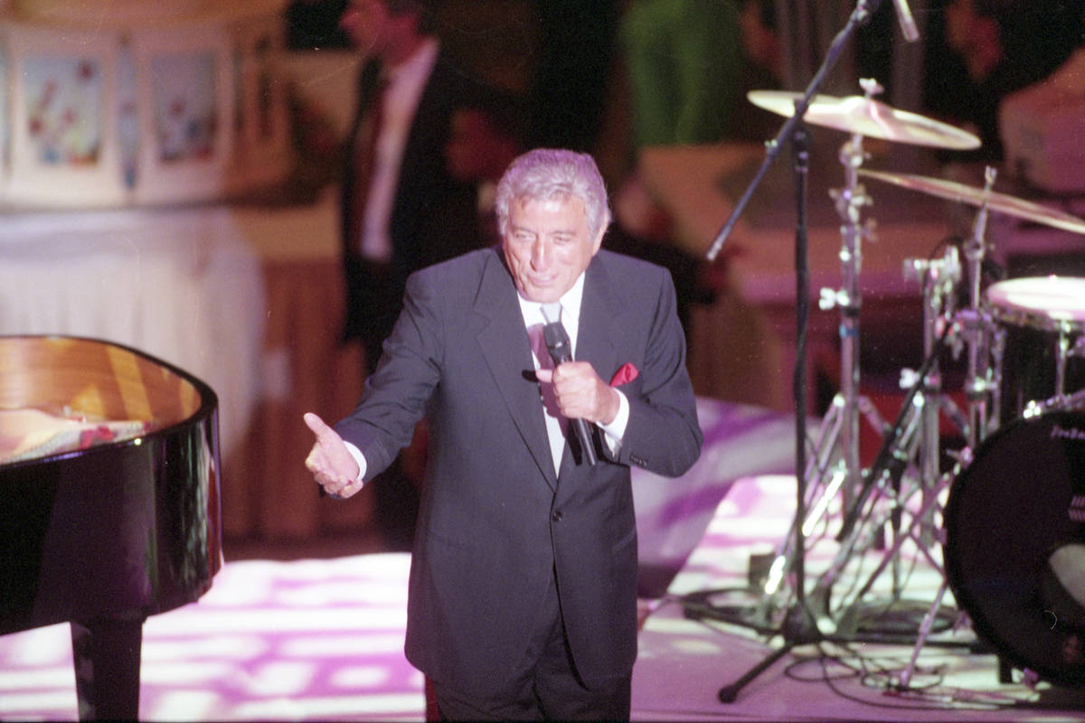 Tony Bennet entertains VIPs at the opening of the new wing of The Forum Shops at Caesars Palace ...
