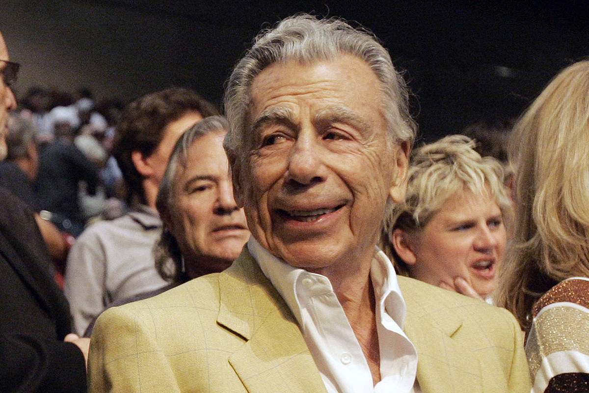 Kirk Kerkorian is shown at the Oscar De La Hoya and Floyd Mayweather Jr. boxing match in this M ...