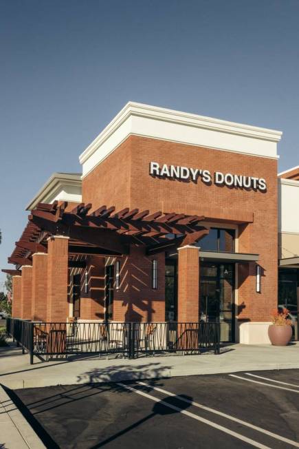 Exterior of Randy's Donuts in Torrance, Calif.