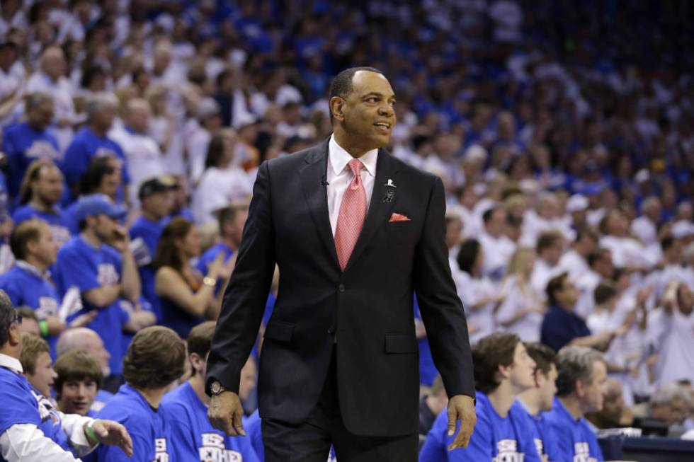 Memphis Grizzlies head coach Lionel Hollins watches play late in Game 2 of their Western Confer ...