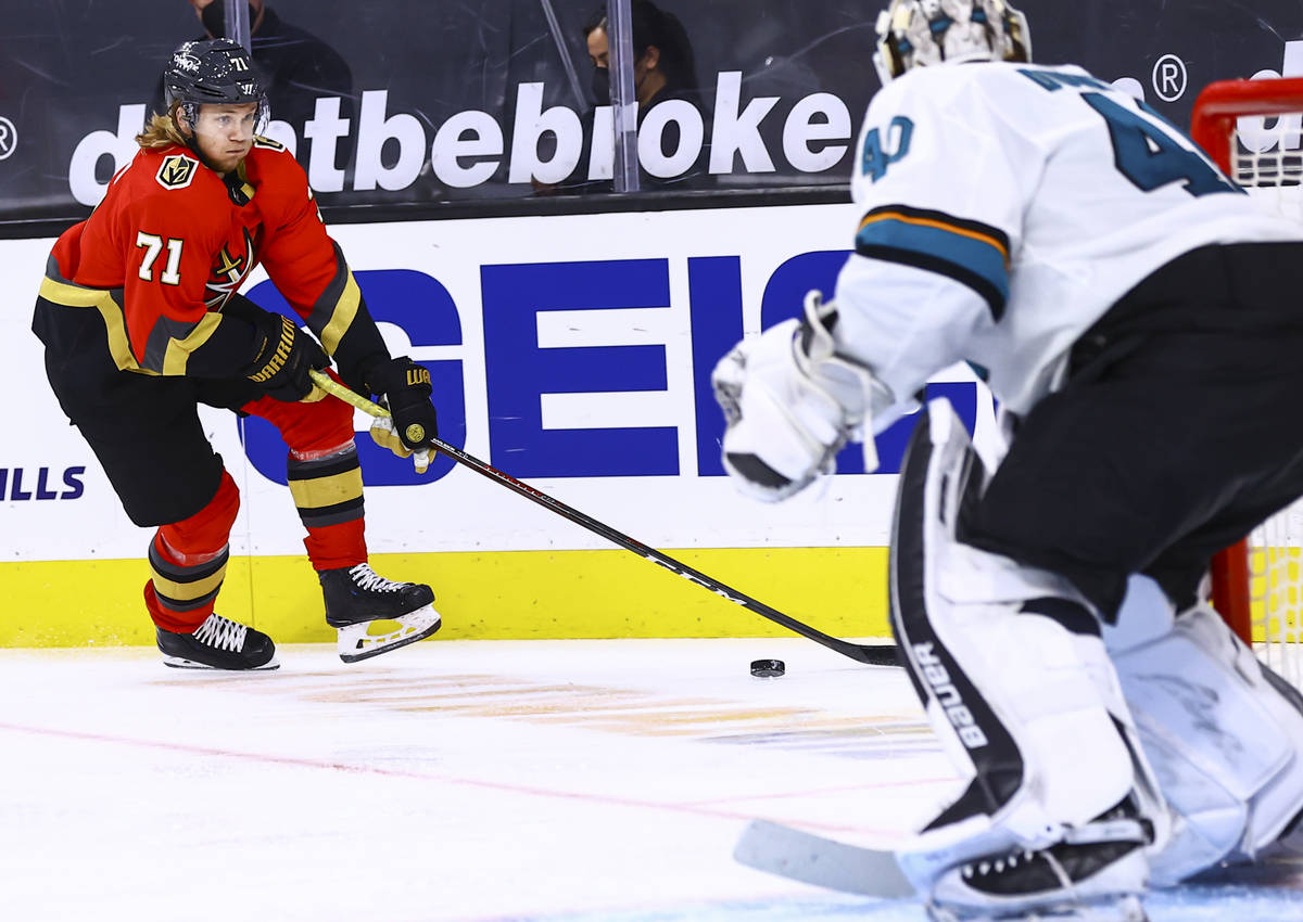 Golden Knights' William Karlsson (71) skates with the puck against the San Jose Sharks during t ...