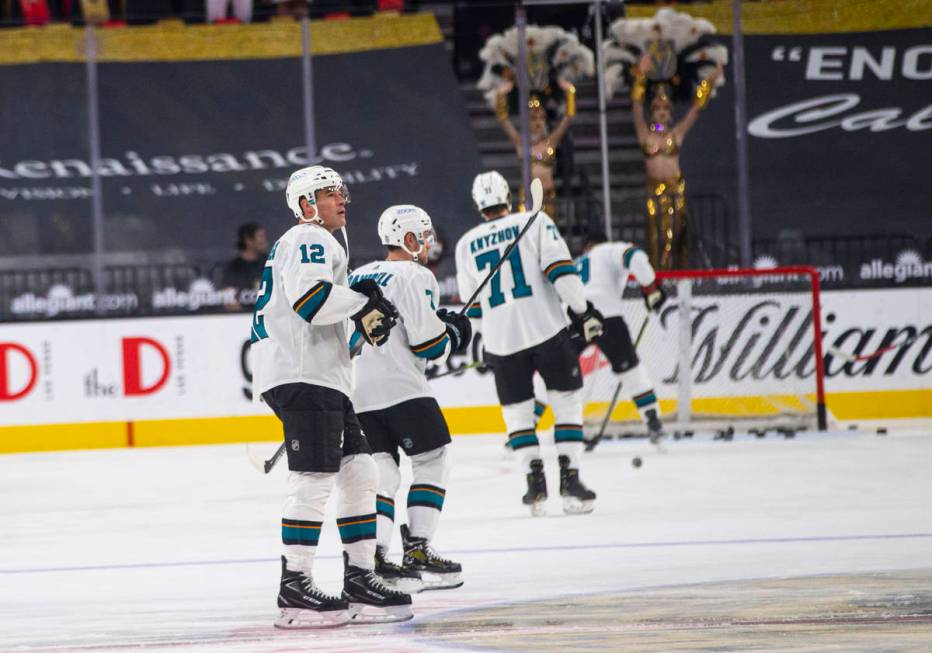 San Jose Sharks' Patrick Marleau (12) warms up before playing in the 1,768th regular-season gam ...