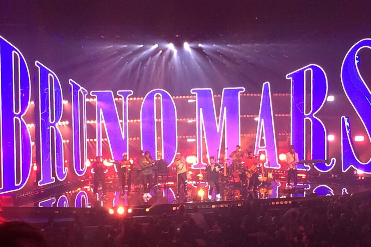 Production flourishes such as a giant sign spelling out Bruno Mars' name never got in the way o ...