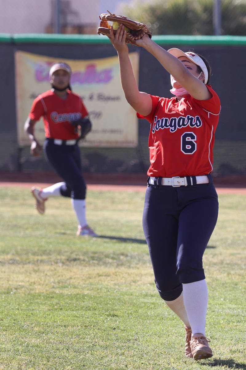 Coronado's Willow Bachiochi (6) makes a catch for an out against Green Valley in the fourth inn ...