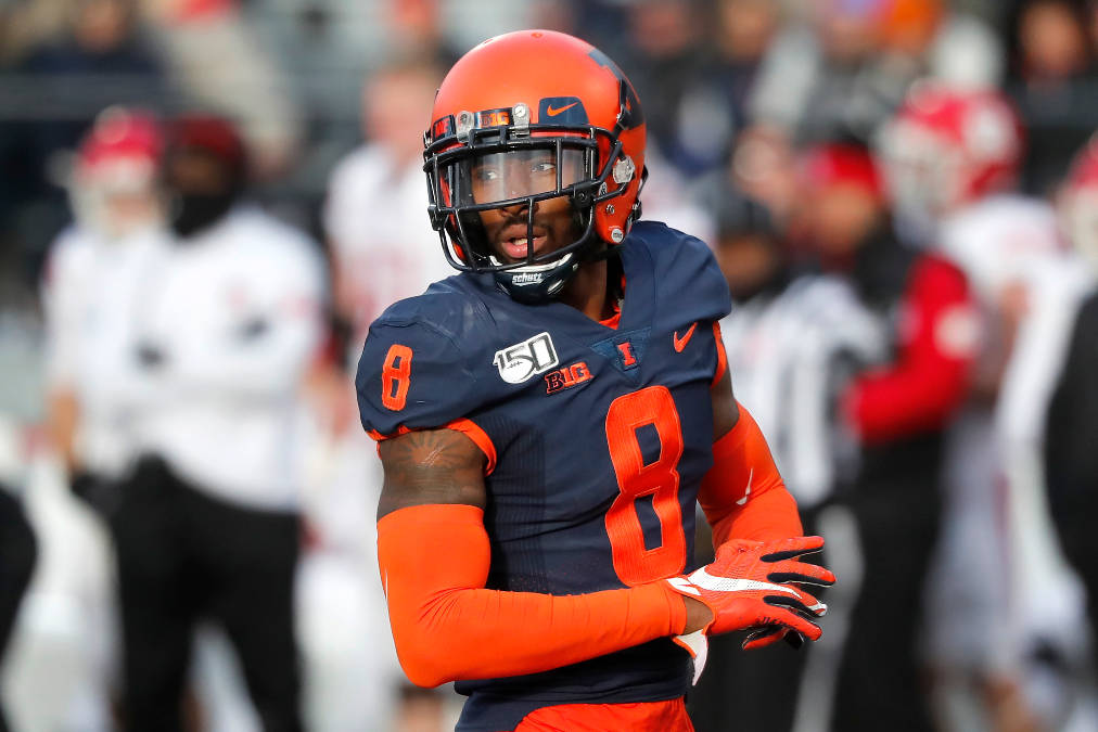 Illinois defensive back Nate Hobbs sets up on defense during the second half of an NCAA college ...