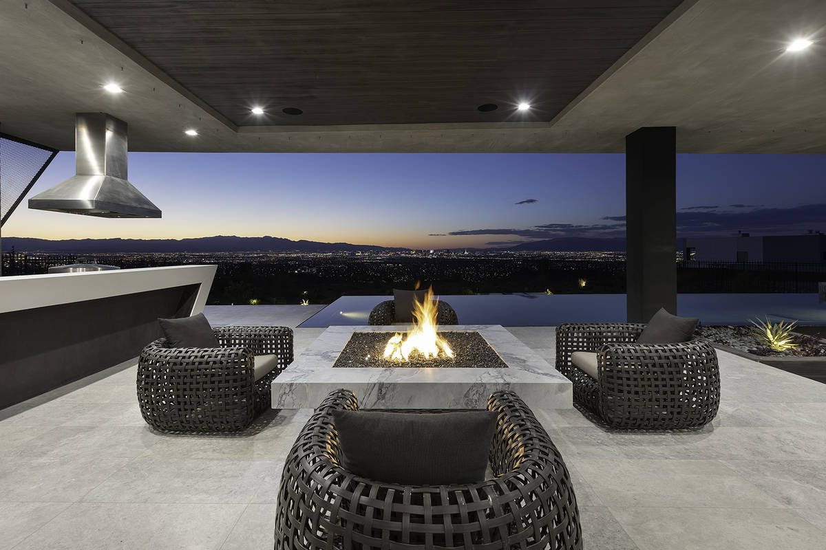 Fire pit. (Synergy Sotheby’s International Realty)