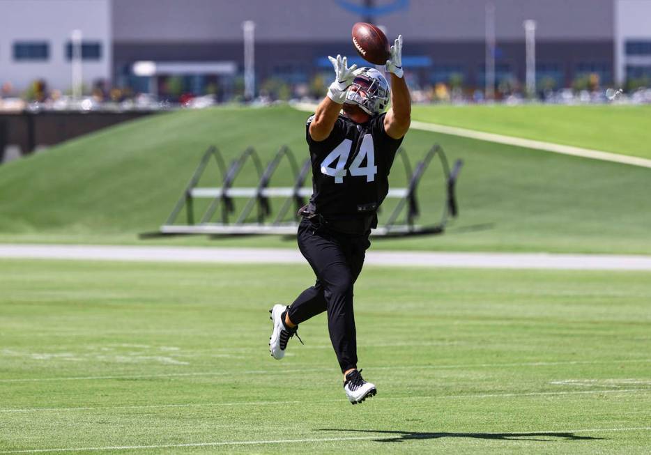 Raiders inside linebacker Nick Kwiatkoski (44) catches a pass during NFL football practice at R ...