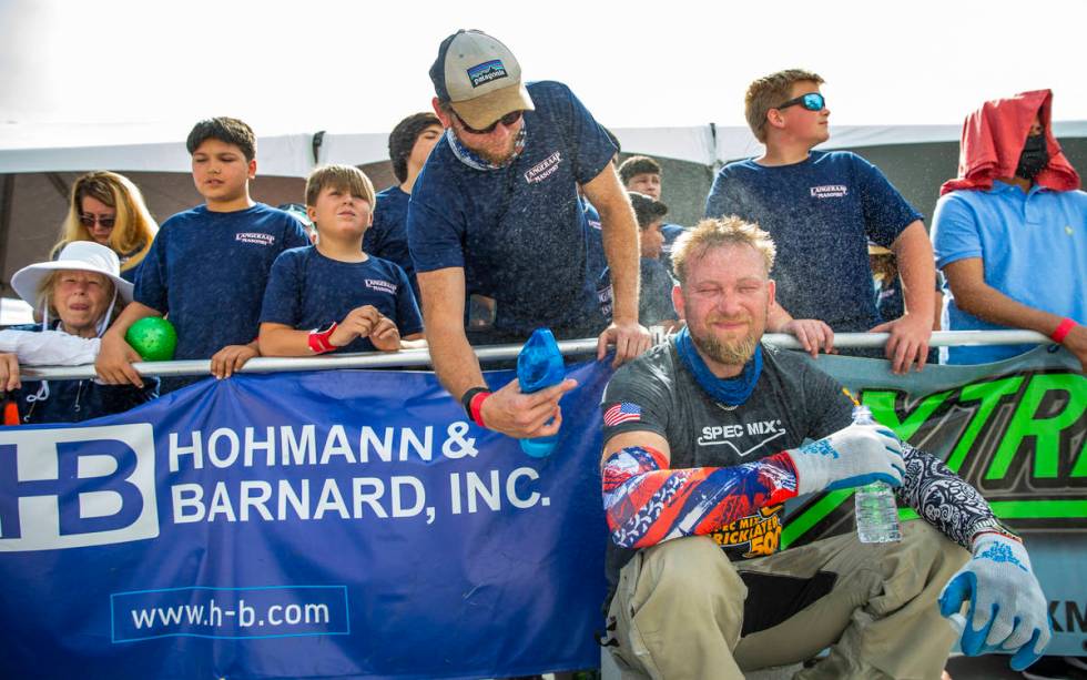 Tender Luke Wikander is cooled off after setting up for the Spec Mix Bricklayer 500 during Worl ...